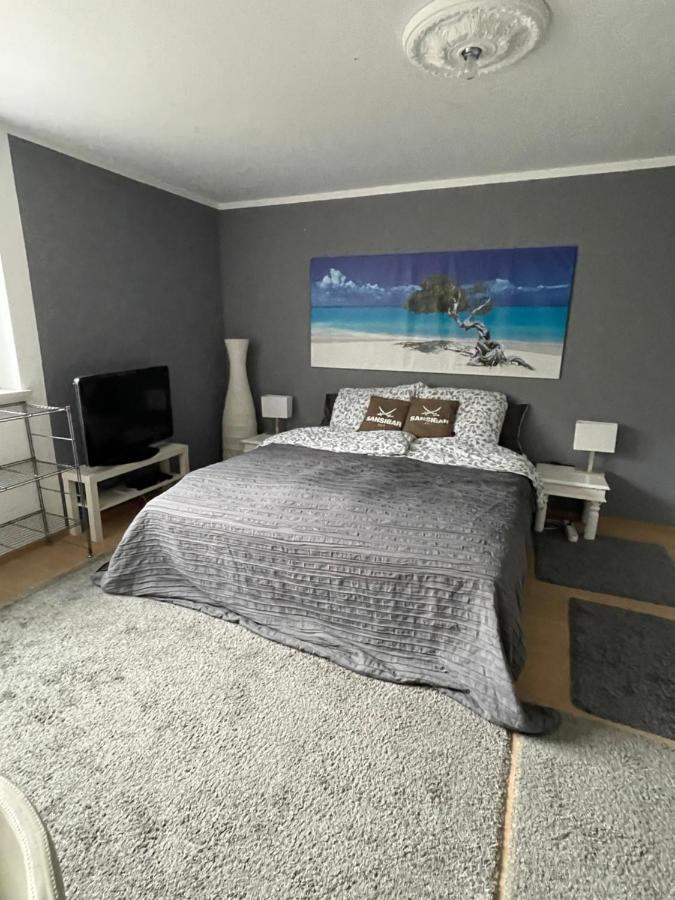 Appartment 53Qm Im Architektenhaus - 2 Schlafzimmer Mit Kueche Und Bad, Nur 2Min Von A8 - Ruhig Und Modern Irschenberg Eksteriør billede