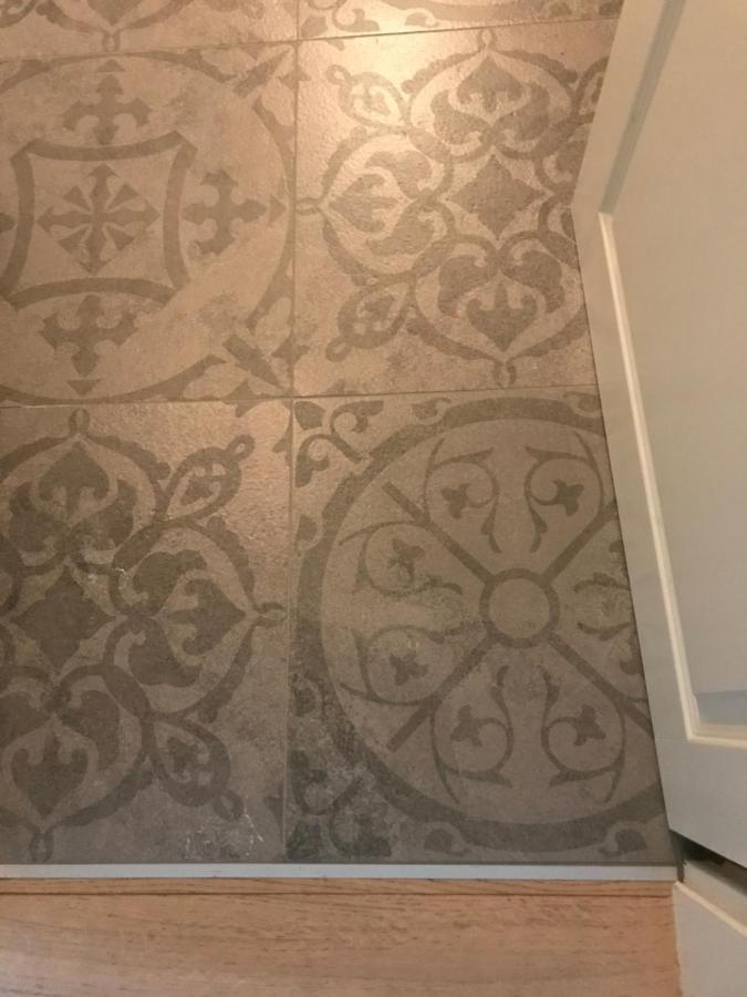 Appartment 53Qm Im Architektenhaus - 2 Schlafzimmer Mit Kueche Und Bad, Nur 2Min Von A8 - Ruhig Und Modern Irschenberg Eksteriør billede